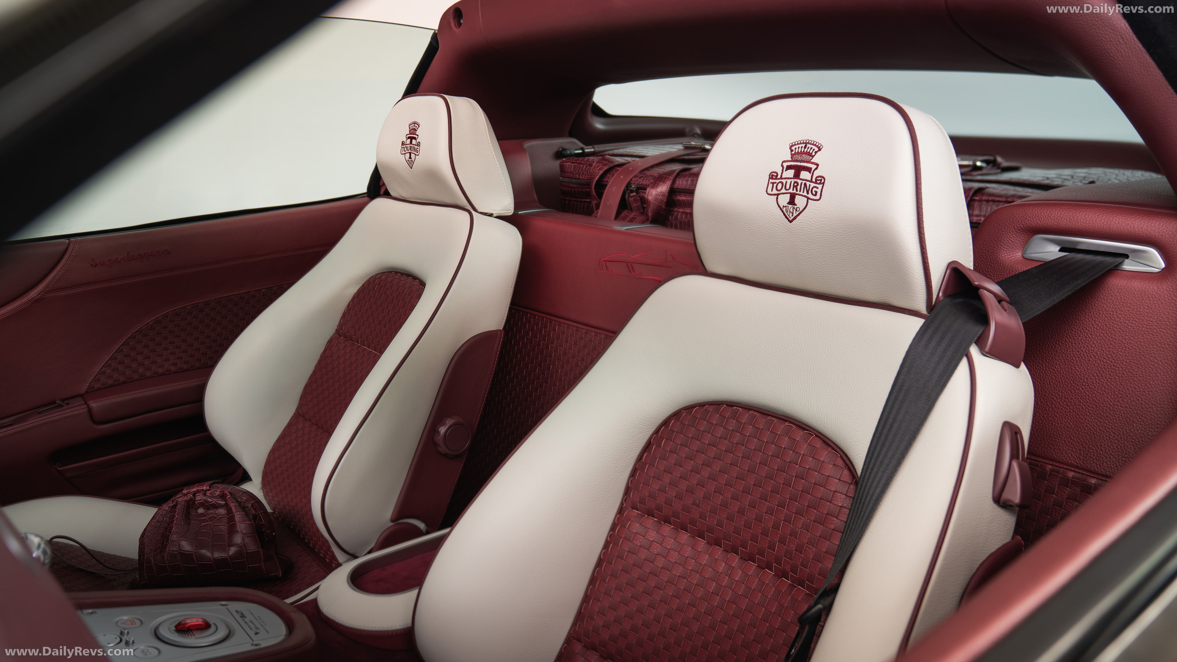 2027 Touring Superleggera Veloce12 Aperta Interior